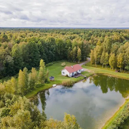 Puhkemaja Ninnujarve Private Holiday Nasva (Saare)