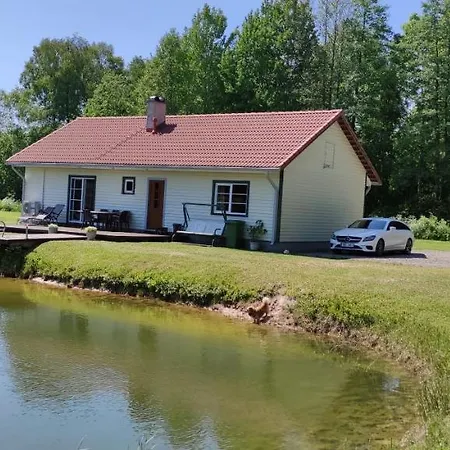 Ninnujarve Private Holiday Puhkemaja *